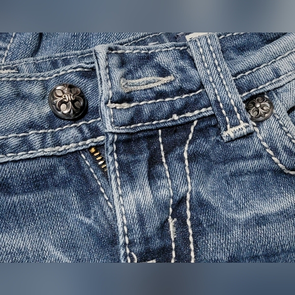 Miss Me Jeans.  Size 26x29 straight leg, whisking, low rise like new - Picture 9 of 9